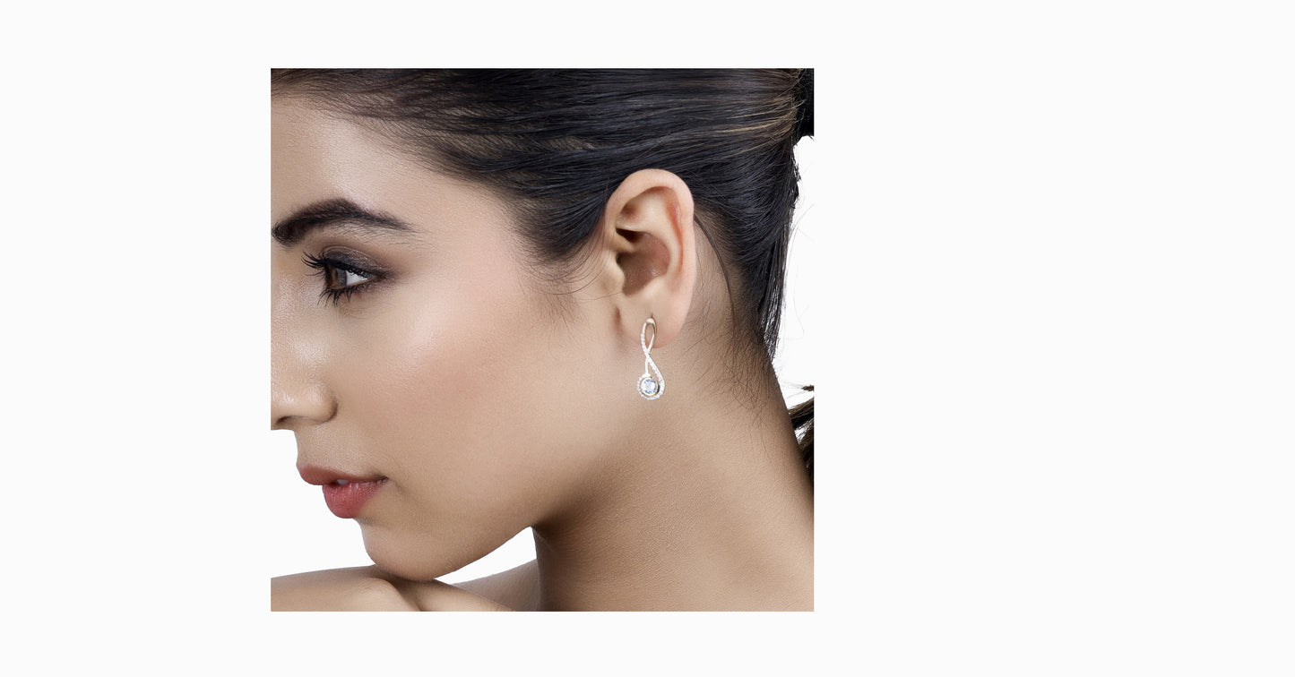 14kt yellow gold earrings with round-shaped aquamarine and pave diamonds