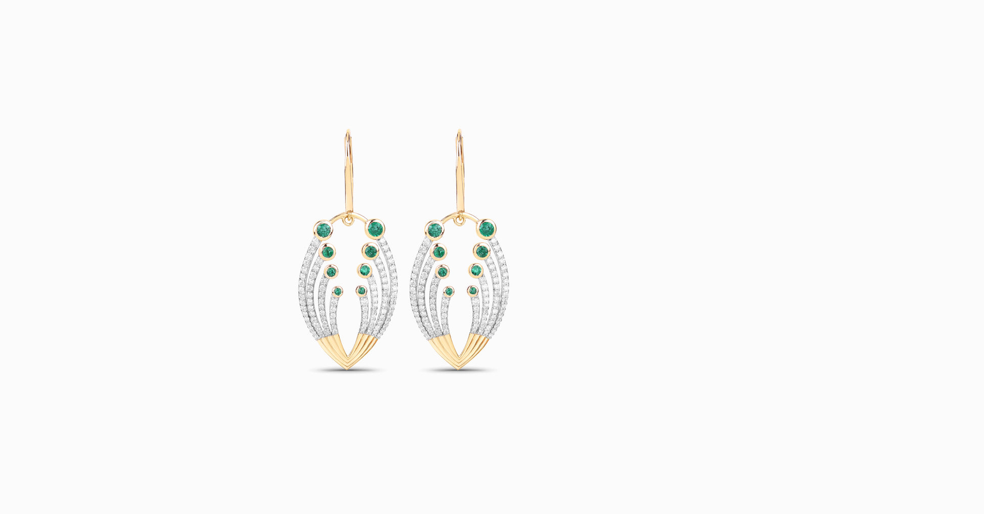 14kt yellow gold earrings with round-shaped emerald and pave diamonds