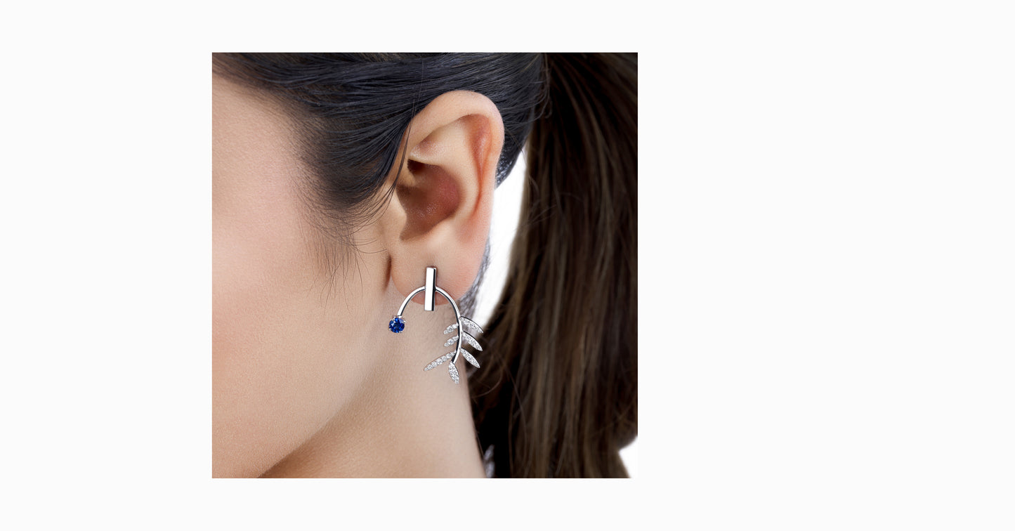 14kt white gold earrings with round-shaped sapphire and pave diamonds