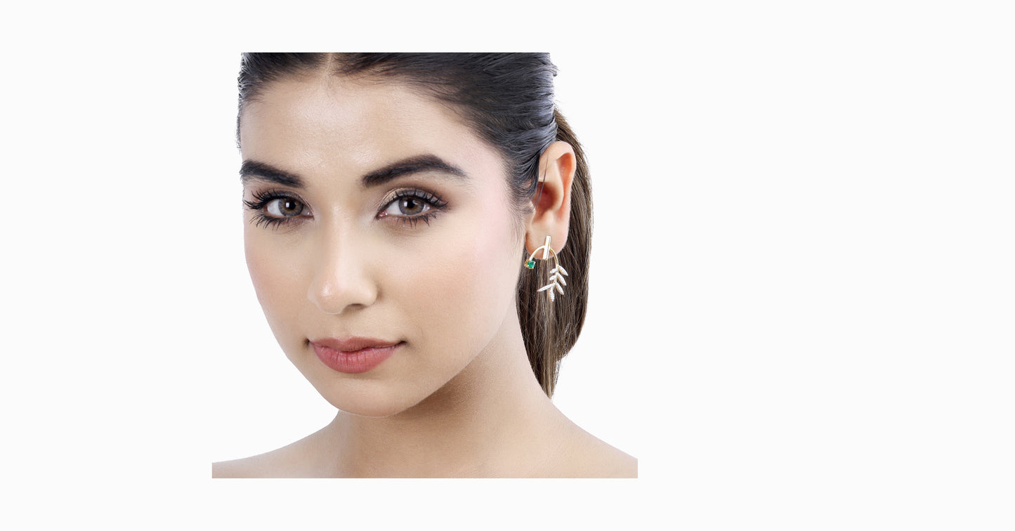 14kt yellow gold earrings with round-shaped pearl and pave diamonds