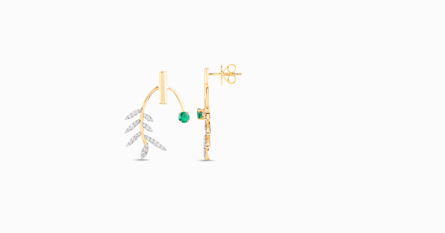 14kt yellow gold earrings with round-shaped pearl and pave diamonds