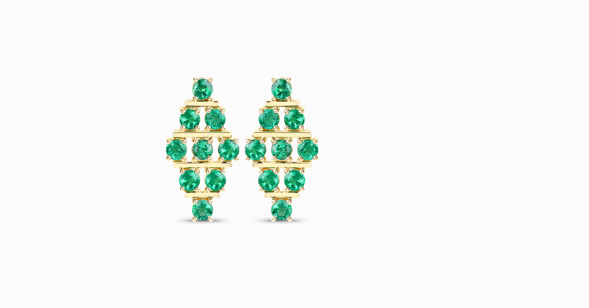 14kt yellow gold earrings with round-shaped emerald