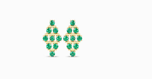 14kt yellow gold earrings with round-shaped emerald