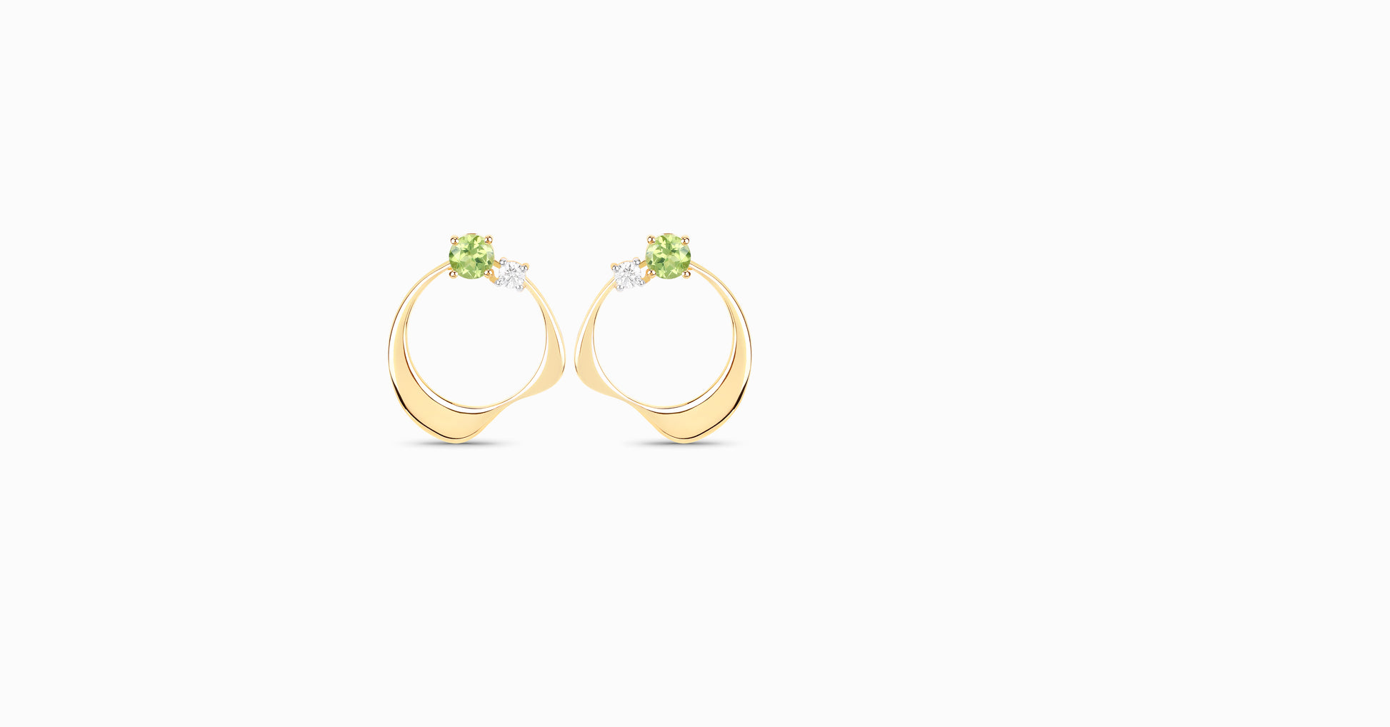 14kt yellow gold earrings with round-shaped peridot and diamonds