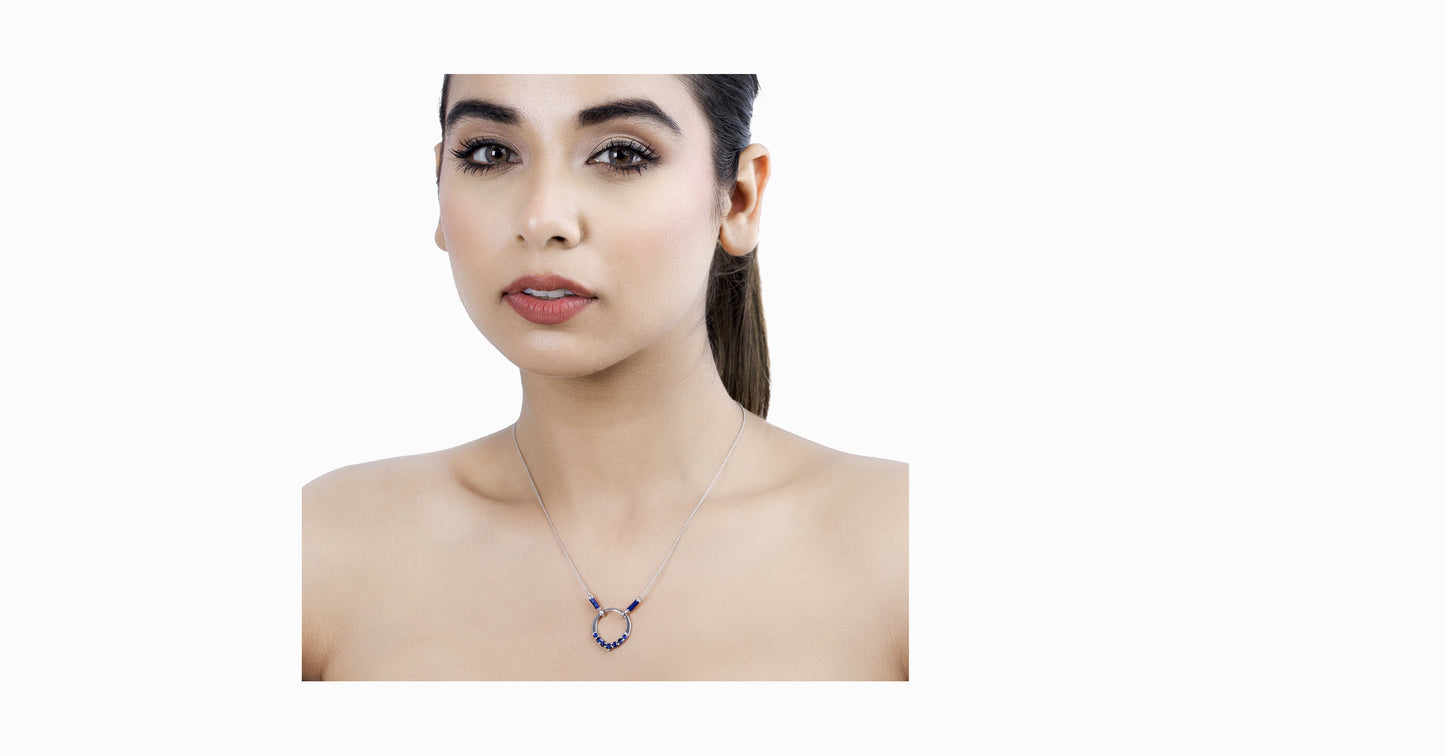 14kt white gold necklace with round-shaped sapphire