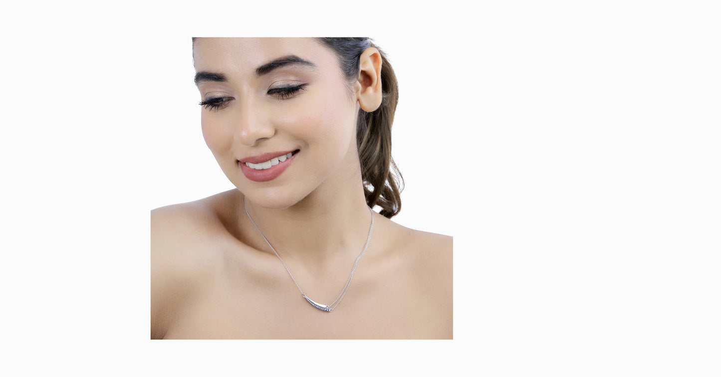 14kt white gold necklace with round-shaped sapphire