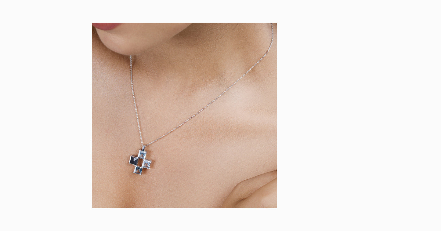 14kt white gold pendant with square-shaped aquamarine