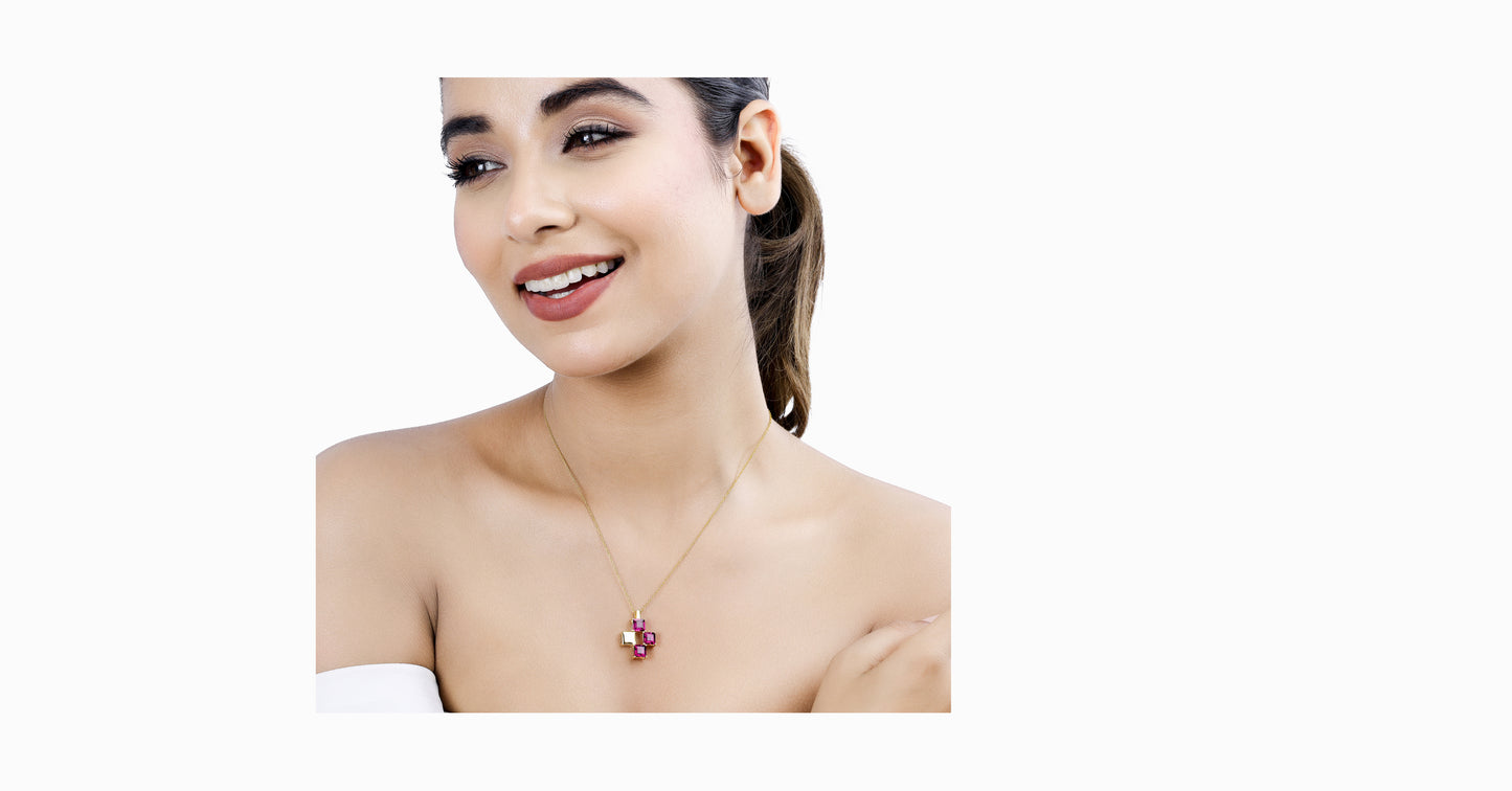 14kt yellow gold pendant with square-shaped rhodolite
