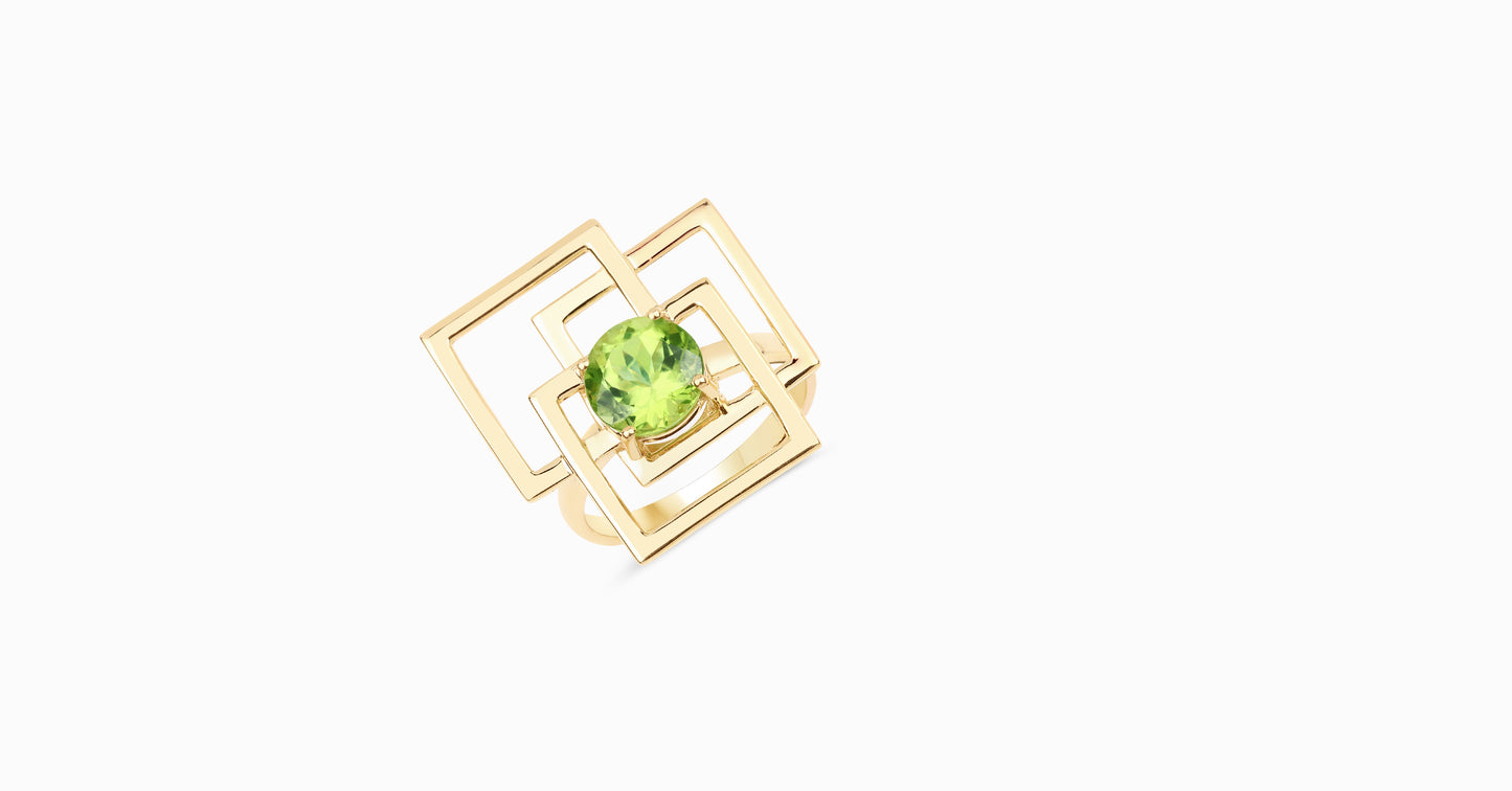 14kt yellow gold ring with round-shaped peridot