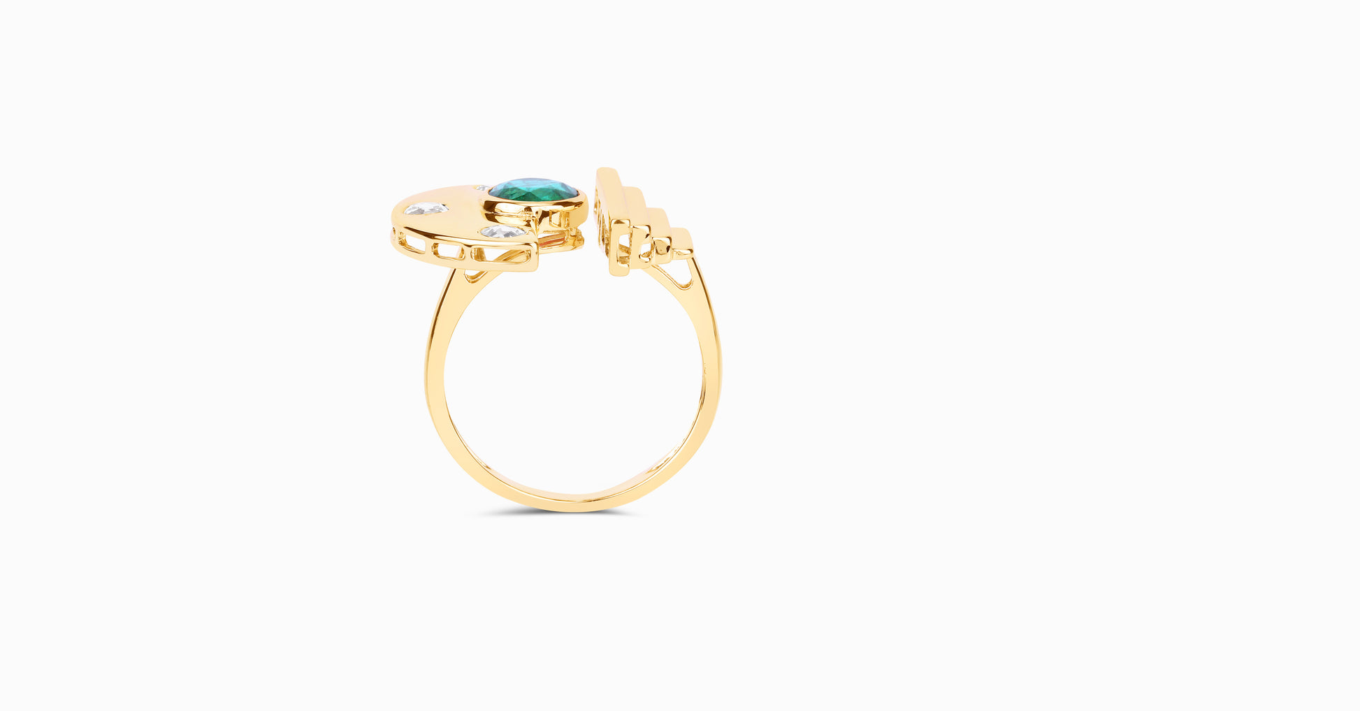  14kt yellow gold ring with round-shaped emerald and bezel diamonds