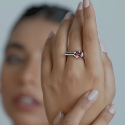 14kt white gold ring with round-shaped pink tourmaline and pave diamonds