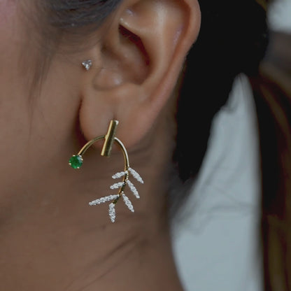 14kt yellow gold earrings with round-shaped emerald and pave diamonds